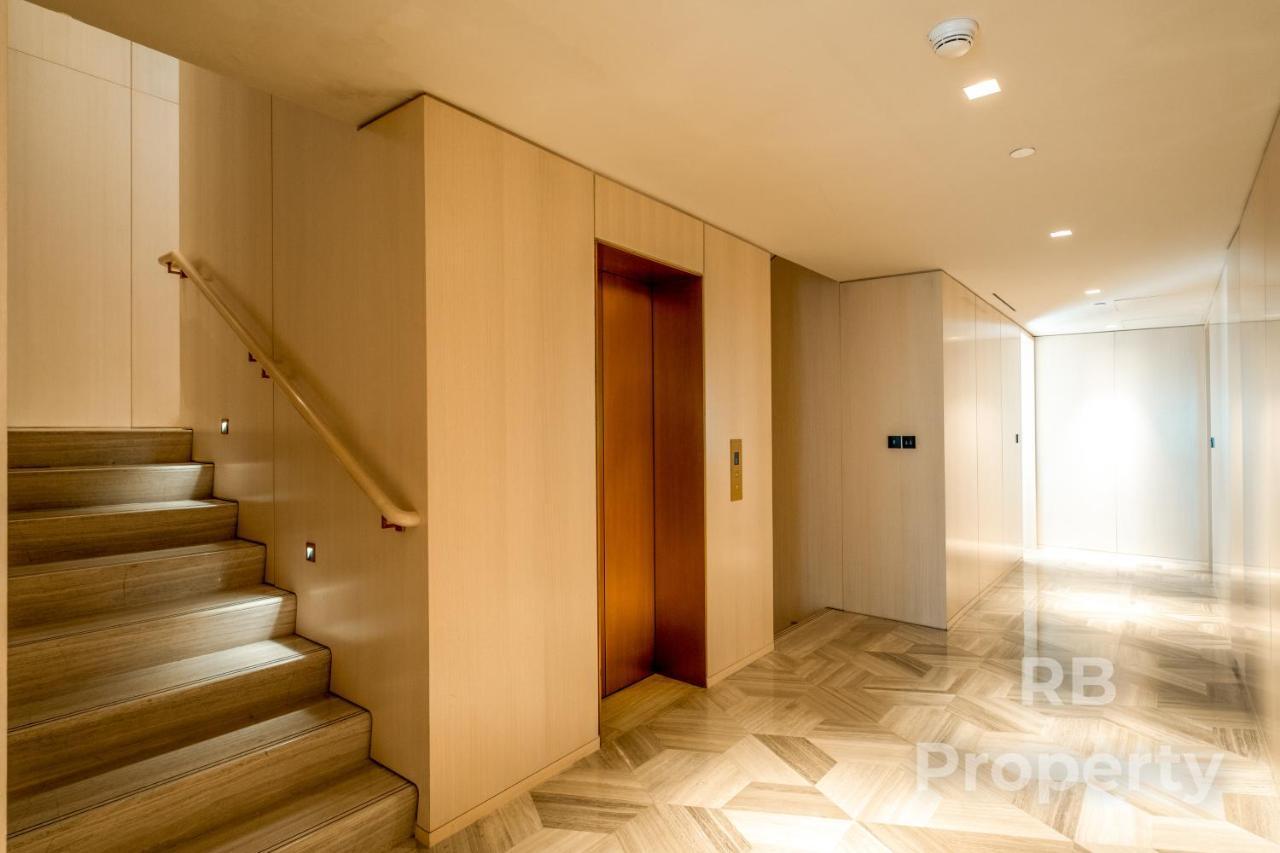 Five Palm Beach Villa - Three Floors, Private Pool, Jacuzzi Dubai Exterior foto